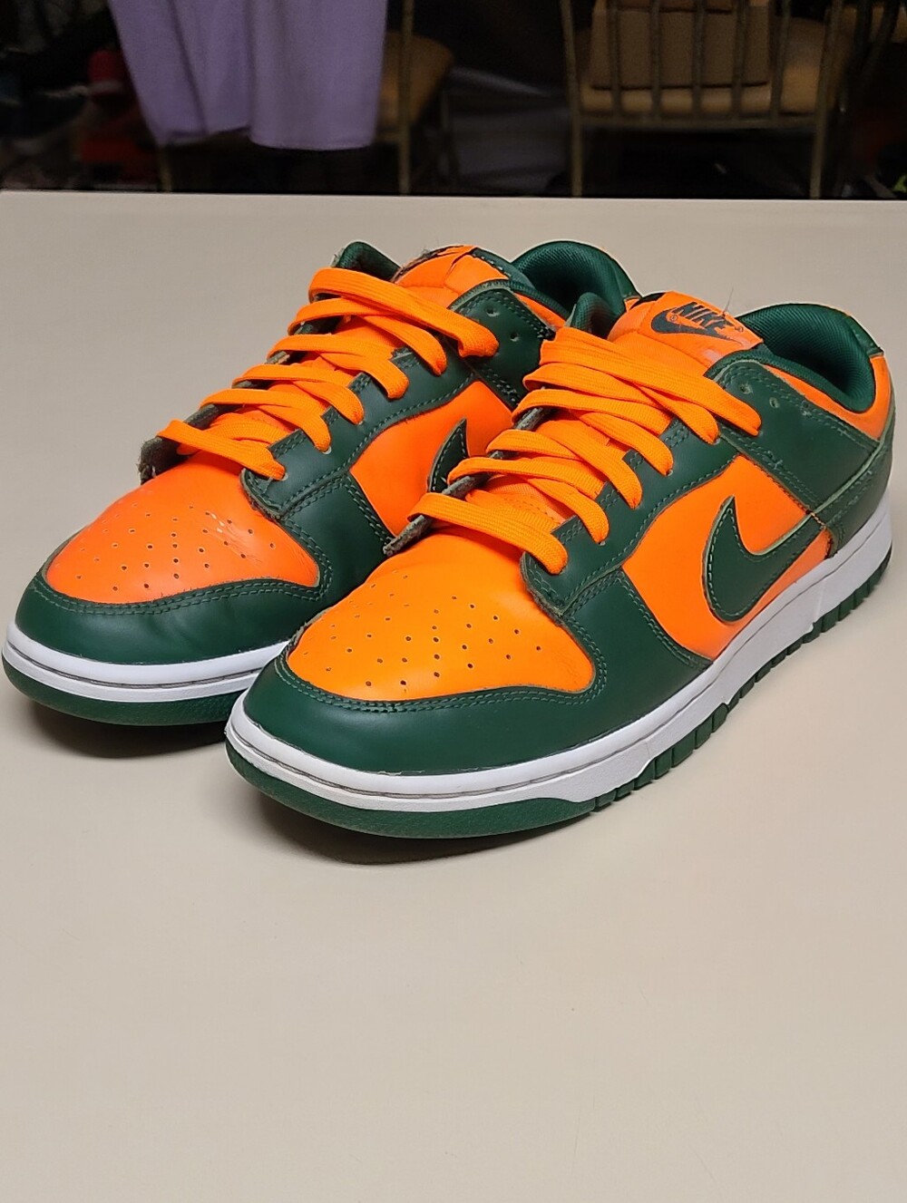 Nike Dunk Low Retro Miami Hurricanes low top skateboard sneakers size 9